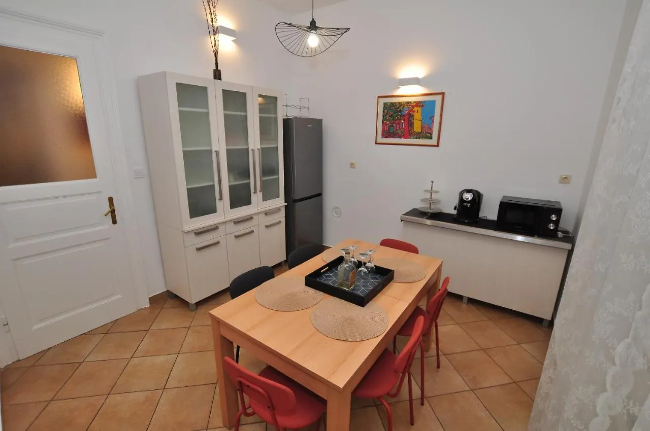 Apartment Moel Split