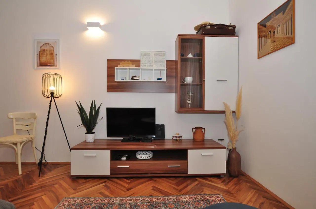 Apartment Moel Split