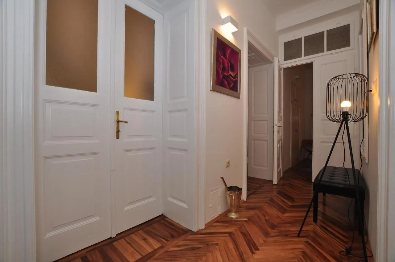 Apartment Moel Split