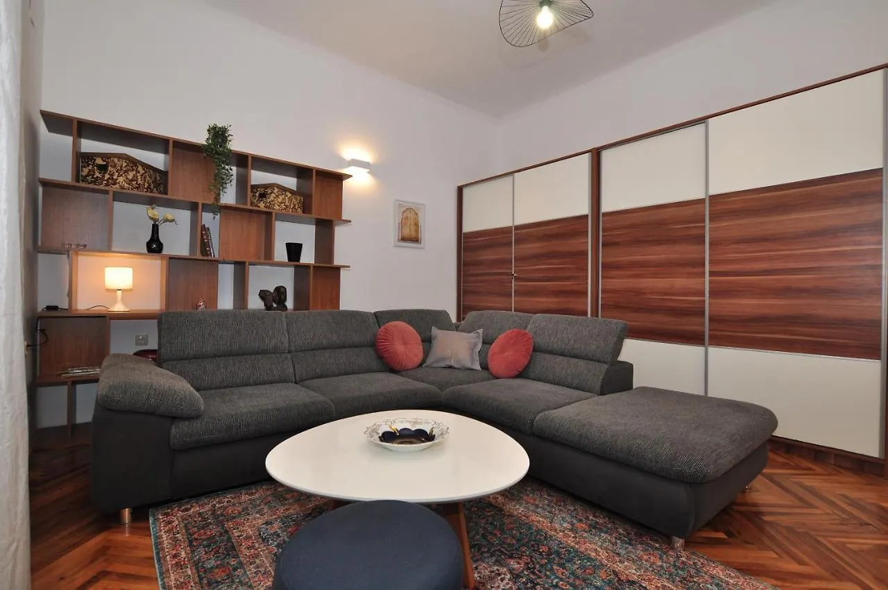 Apartment Moel Split